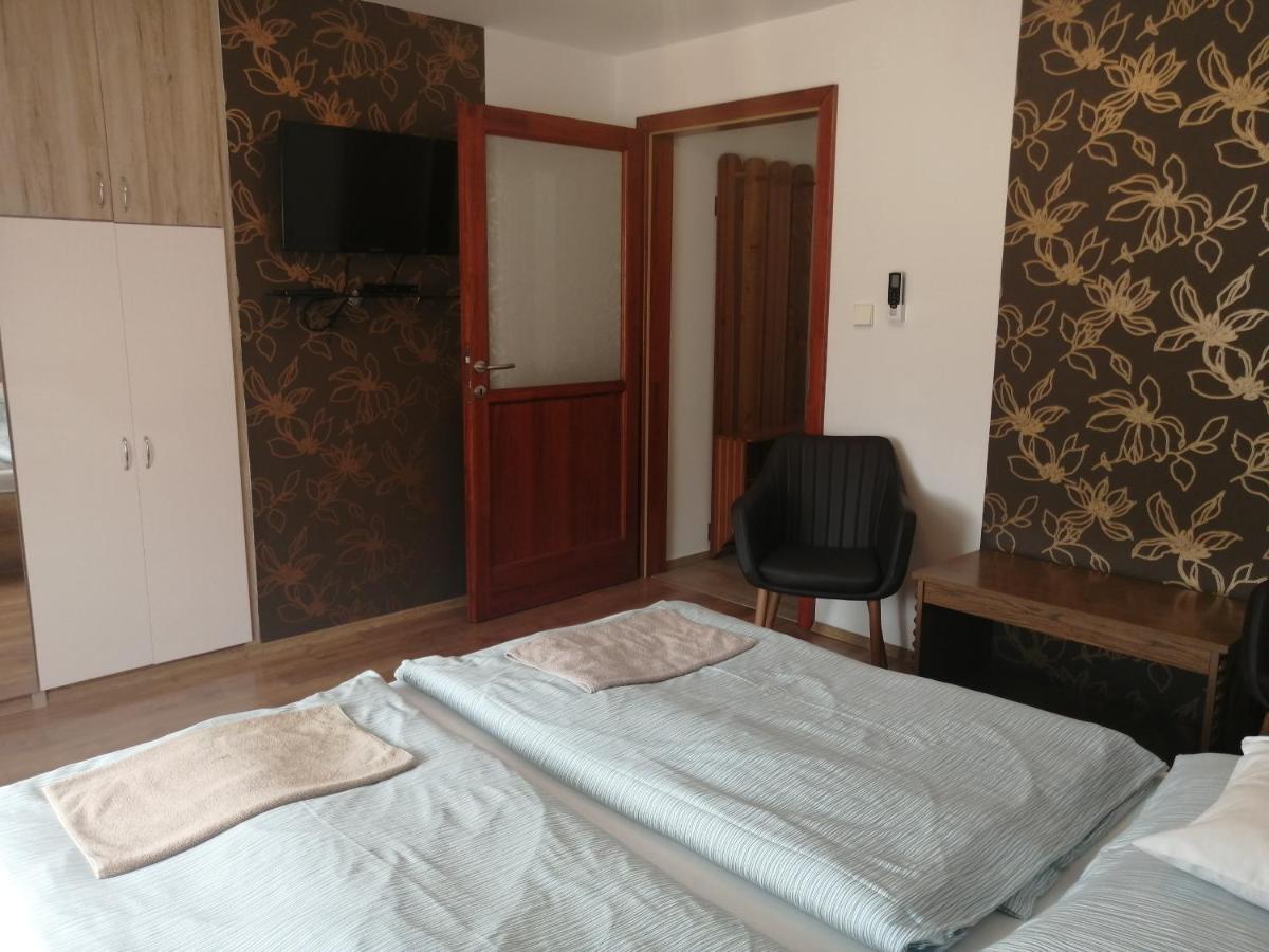 Anita Apartman Bük Buitenkant foto